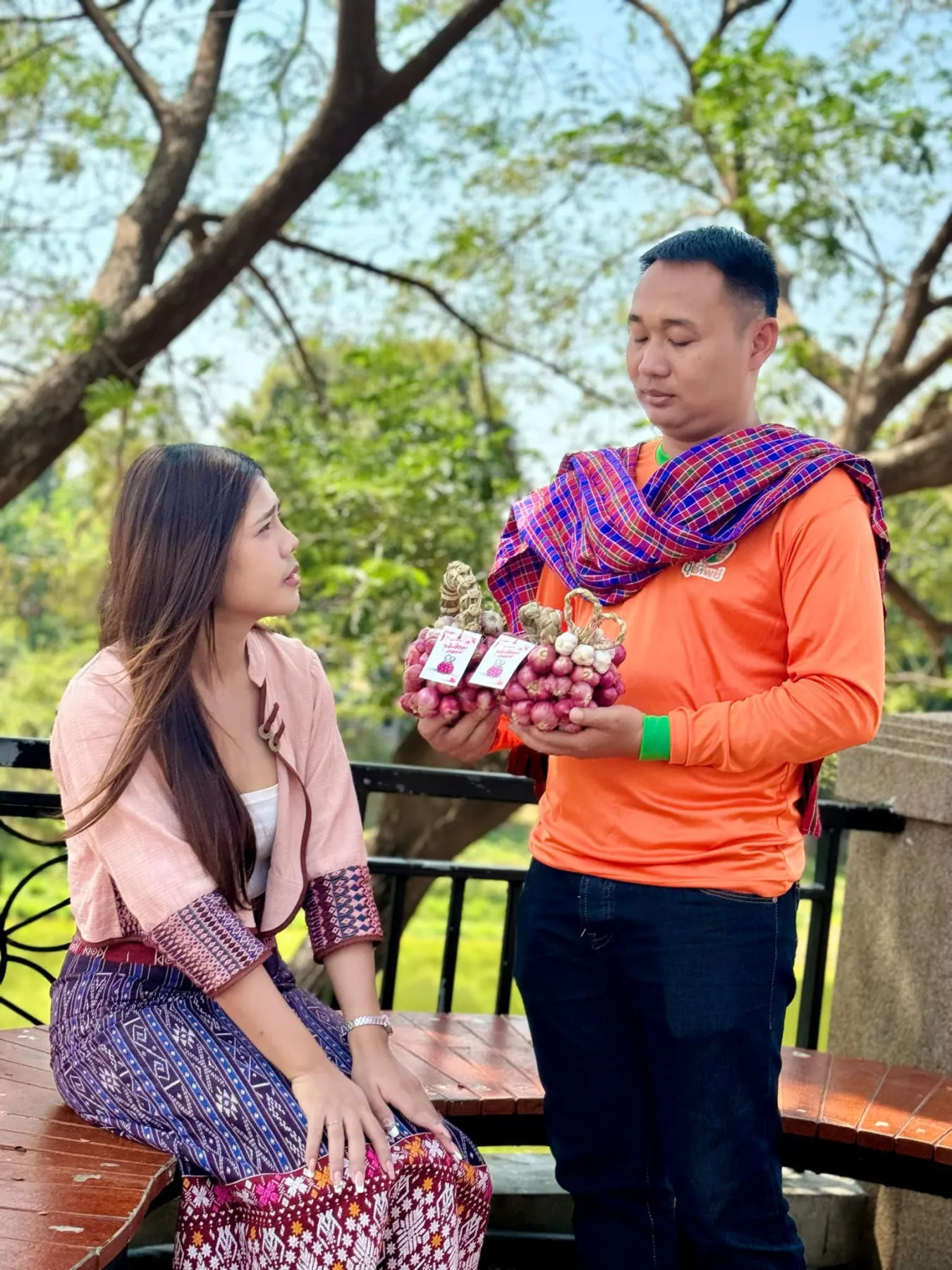 เบื้องหลังการถ่ายทำสื่อประชาสัมพันธ์ “รักใครให้หอม”